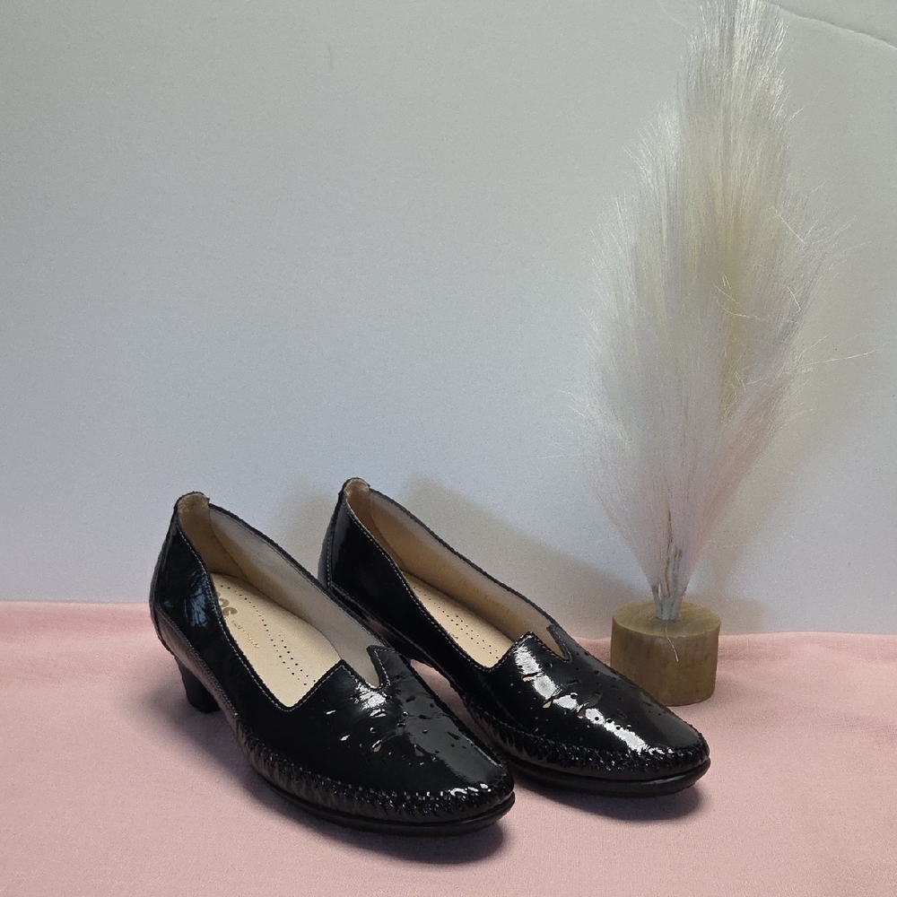 SAS Shiny Black Patent Leather Women's Loafers 7 1/2